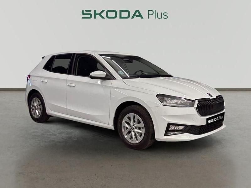 Blanco Usado 2024 Skoda Fabia Selection Berlina | 18.200 € (Precio justo) - Imagen 1/4