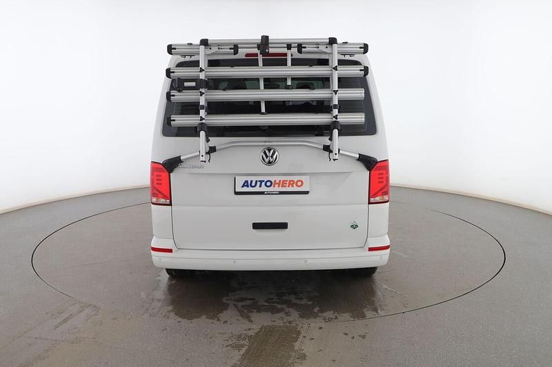 Usado VW Multivan Trendline 150 CV (110 kW) 2022 Blanco Van