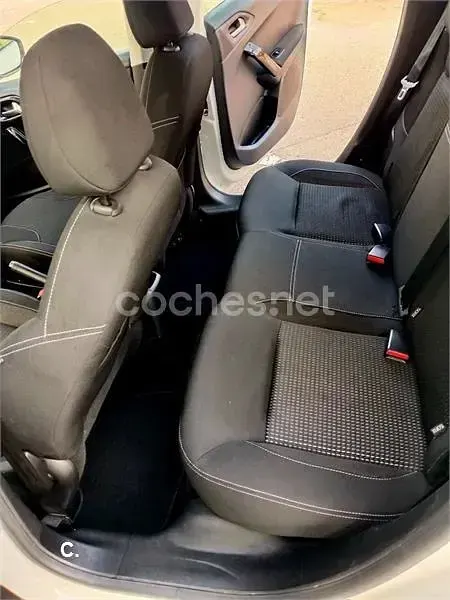 Usado Peugeot 208 Style 110 CV (80 kW) 2017 Blanco Utilitario