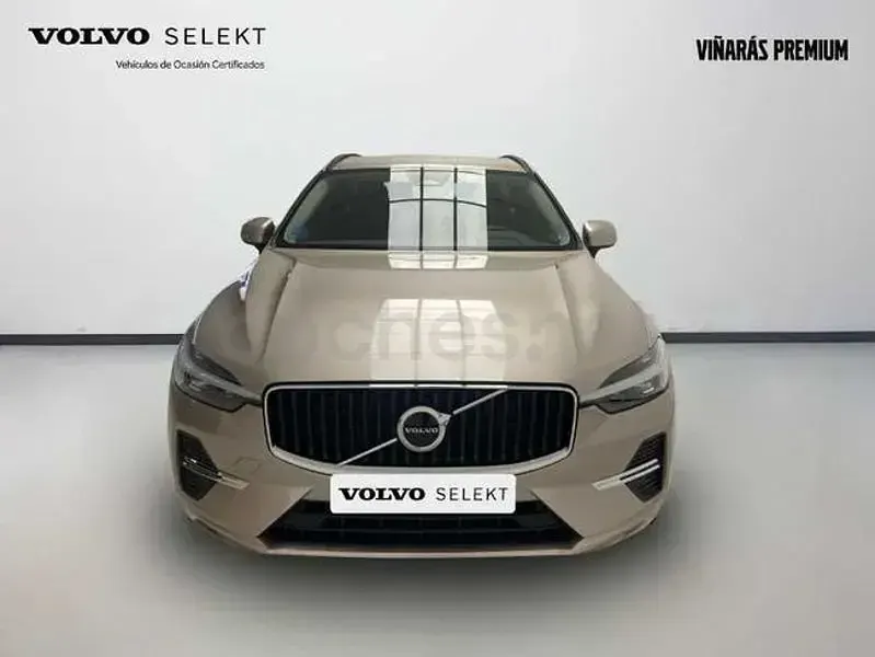 Usado Volvo XC60 Core 197 CV (144 kW) 2024 Gris / plata SUV