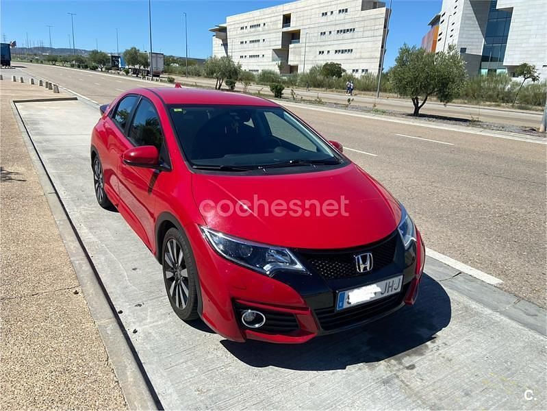 Usado Honda Civic Elegance 142 CV (104 kW) 2015 Rojo Berlina