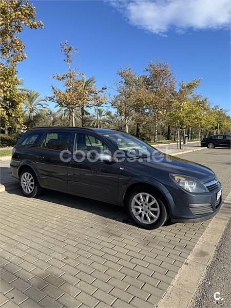 Usado Opel Astra Cosmo 120 CV (88 kW) 2007 Azul Familiar