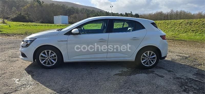Usado Renault Mégane IV Zen 110 CV (80 kW) 2016 Blanco Berlina