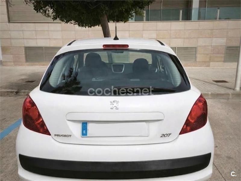 Usado Peugeot 207 95 CV (69 kW) 2008 Blanco Berlina