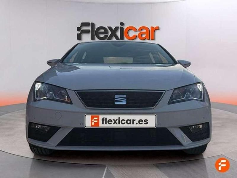 Usado Seat Leon ST Style 131 CV (96 kW) 2019 Blanco Familiar