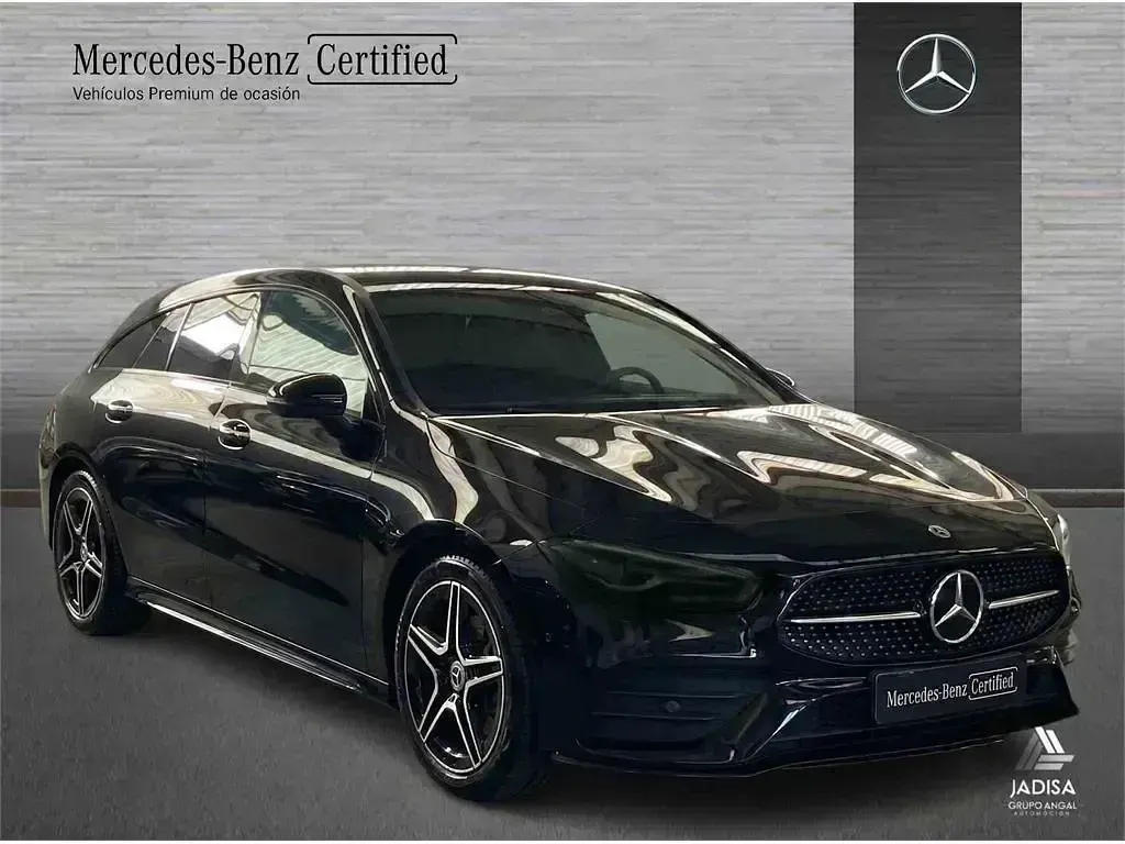 Usado Mercedes CLA200 Shooting Brake 150 CV (110 kW) 2025 Negro Familiar