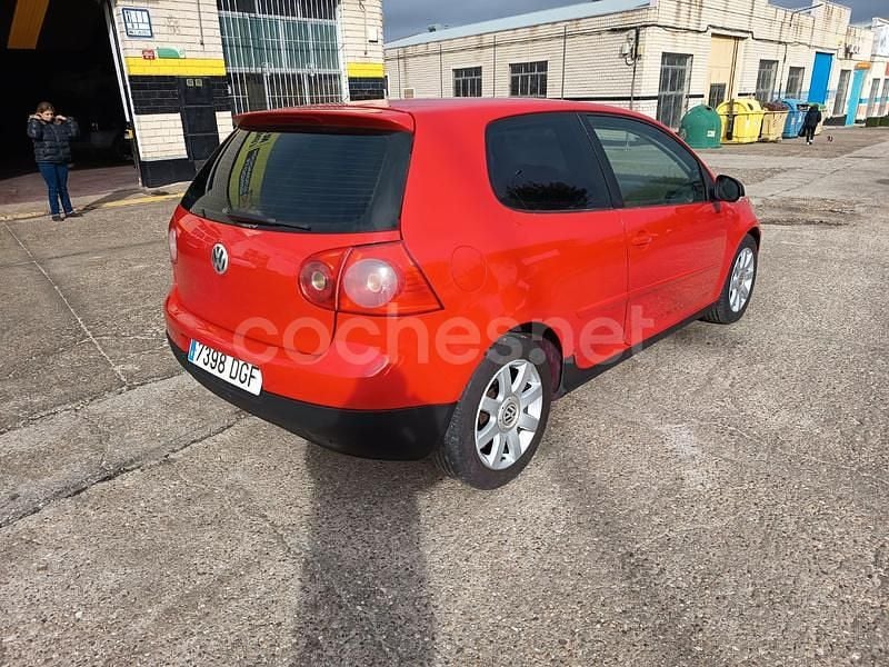 Usado VW Golf IV Trendline 105 CV (77 kW) 2005 Rojo Berlina