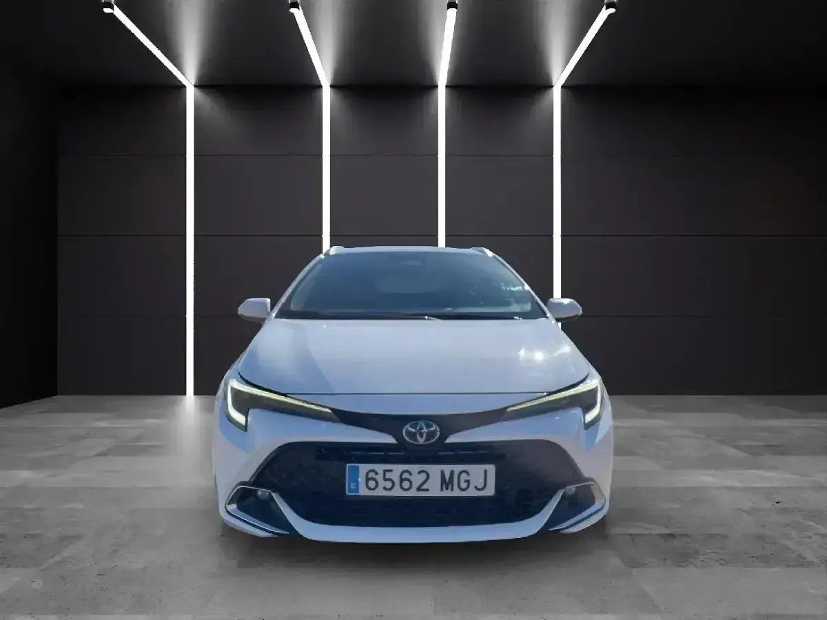 Usado Toyota Corolla Sport 122 CV (89 kW) 2023 Blanco Familiar