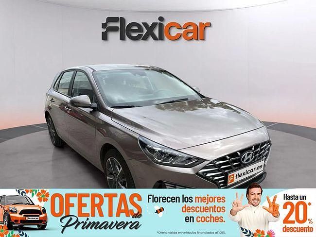Usado Hyundai i30 110 CV (80 kW) 2023 Gris