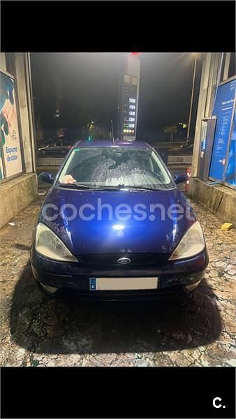 Usado Ford Focus Trend 100 CV (73 kW) 2002 Azul Berlina