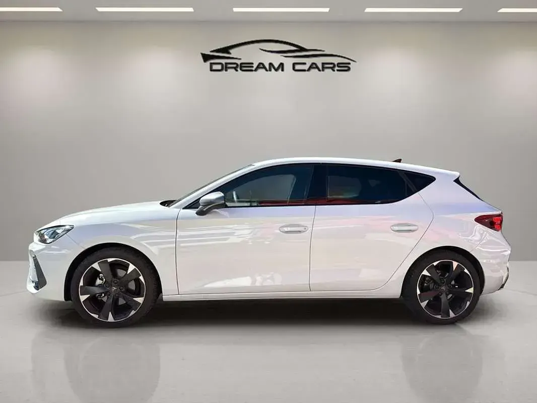 Usado Cupra Leon 150 CV (110 kW) 2025 Blanco Utilitario