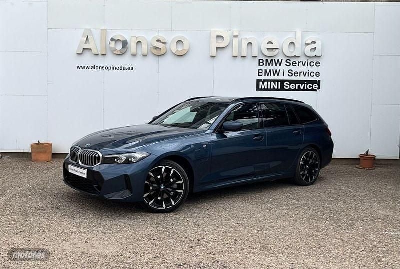 Azul Usado 2024 BMW 330e M Sport Familiar | 53.400 € - Imagen 1/4