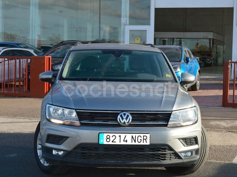 Usado VW Tiguan Sportline 150 CV (110 kW) 2021 Gris SUV