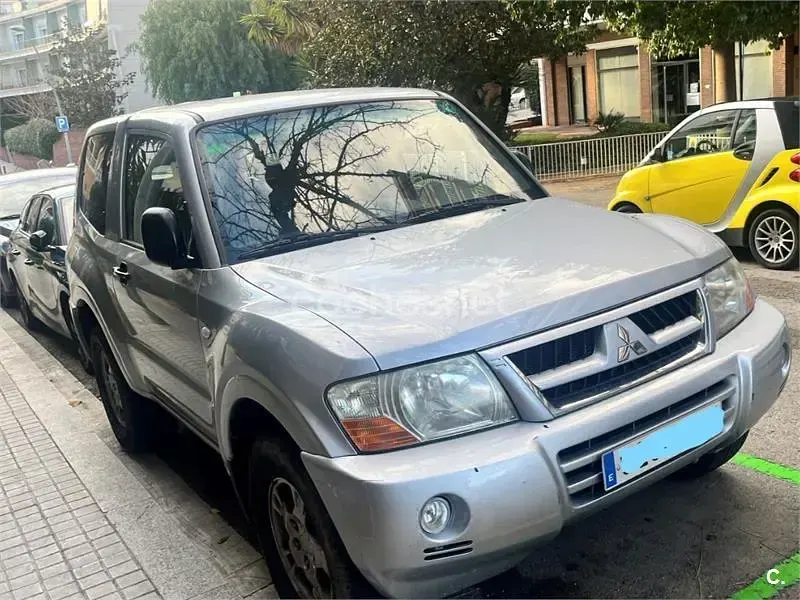 Usado Mitsubishi Montero 160 CV (117 kW) 2004 Gris / plata SUV