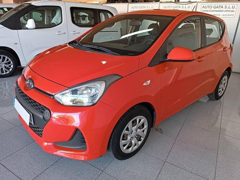 Usado Hyundai i10 GO! 66 CV (48 kW) 2019 Rojo Utilitario