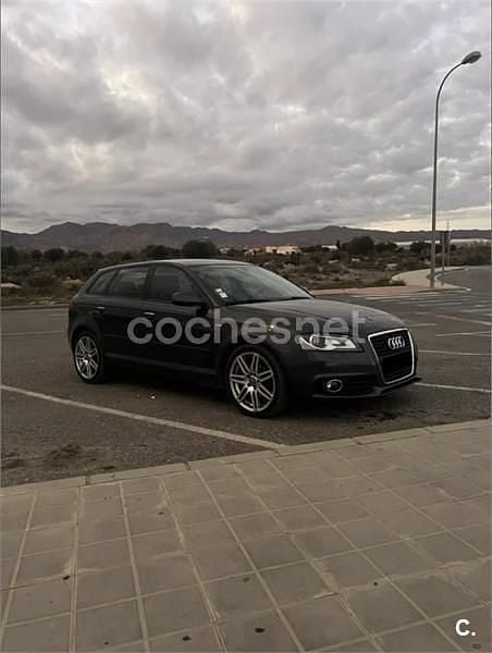 Usado Audi A3 S-Line 140 CV (102 kW) 2011 Granate Berlina