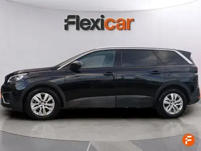 Usado Peugeot 5008 Active 130 CV (95 kW) 2019 Negro SUV