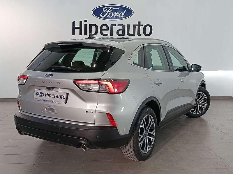 Usado Ford Kuga Titanium 224 CV (164 kW) 2020 Gris SUV