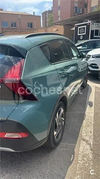 Usado Hyundai Bayon 100 CV (73 kW) 2022 Verde SUV