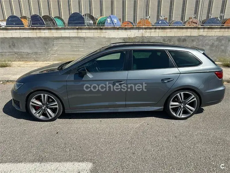 Usado Seat Leon ST CUPRA 280 CV (205 kW) 2015 Gris / plata Familiar