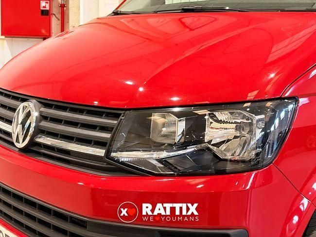 Usado VW Caravelle Trendline 150 CV (110 kW) 2018 Rojo Monovolumen