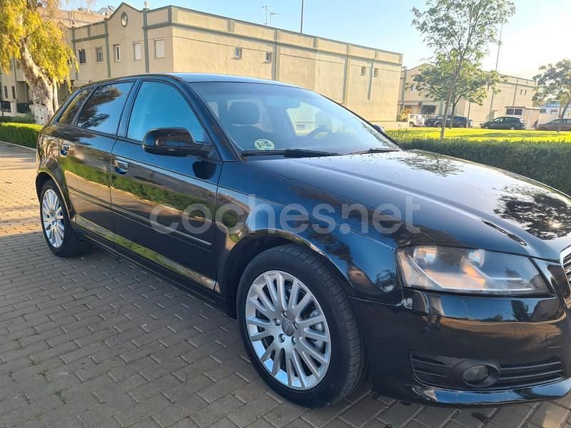 Negro Usado 2014 Audi A3 Ambiente Berlina | 8999 € (Buen precio) - Imagen 1/4