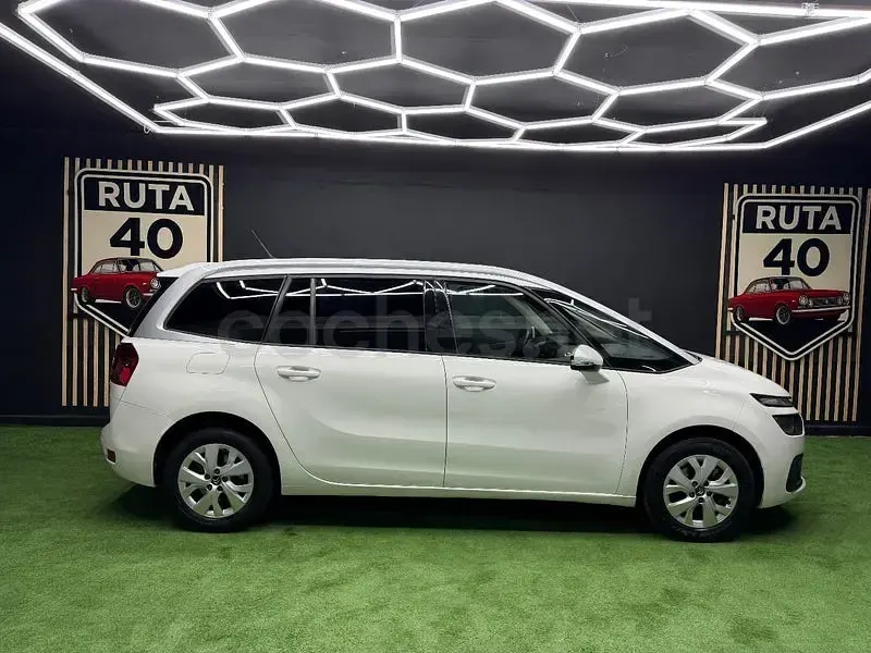 Usado Citroën Grand C4 Picasso Live 120 CV (88 kW) 2018 Blanco Monovolumen