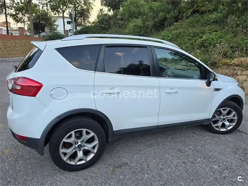 Usado Ford Kuga Trend 136 CV (100 kW) 2008 Blanco SUV