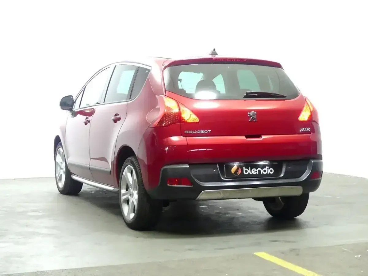 Usado Peugeot 3008 Sport 121 CV (88 kW) 2011 Rojo Berlina