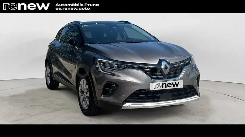 Usado Renault Captur Zen 90 CV (66 kW) 2022 Gris / plata SUV