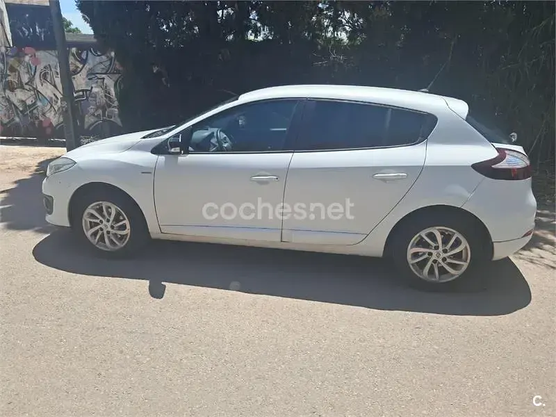 Usado Renault Mégane Intens 115 CV (84 kW) 2015 Blanco Berlina