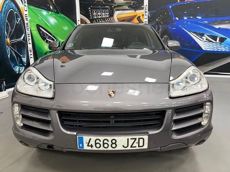 Usado Porsche Cayenne 240 CV (176 kW) 2010 Gris / plata SUV