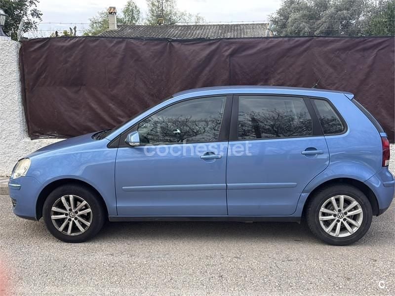 Usado VW Polo Highline 80 CV (58 kW) 2008 Azul Utilitario