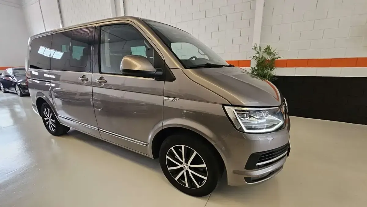 Usado VW Multivan 204 CV (150 kW) 2017 Marrón Monovolumen