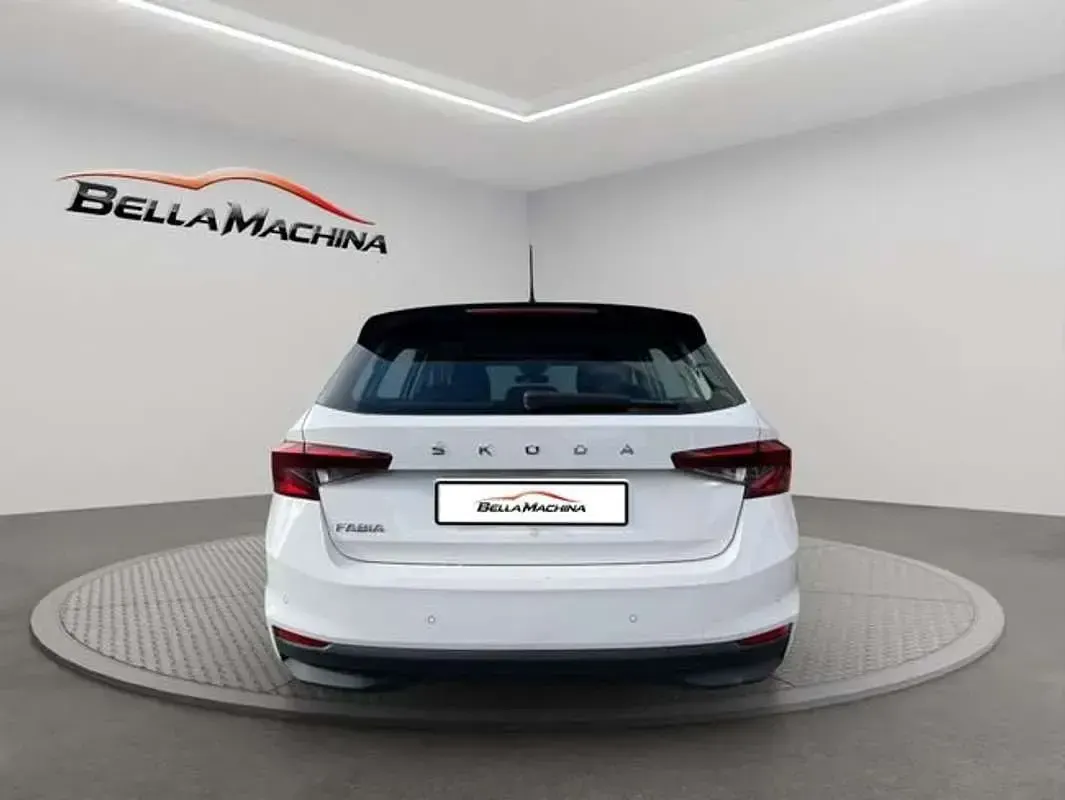 Usado Skoda Fabia Ambition 95 CV (69 kW) 2023 Blanco Utilitario