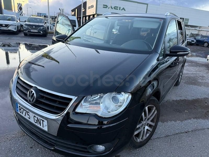 Usado VW Touran Advance 105 CV (77 kW) 2010 Negro Monovolumen
