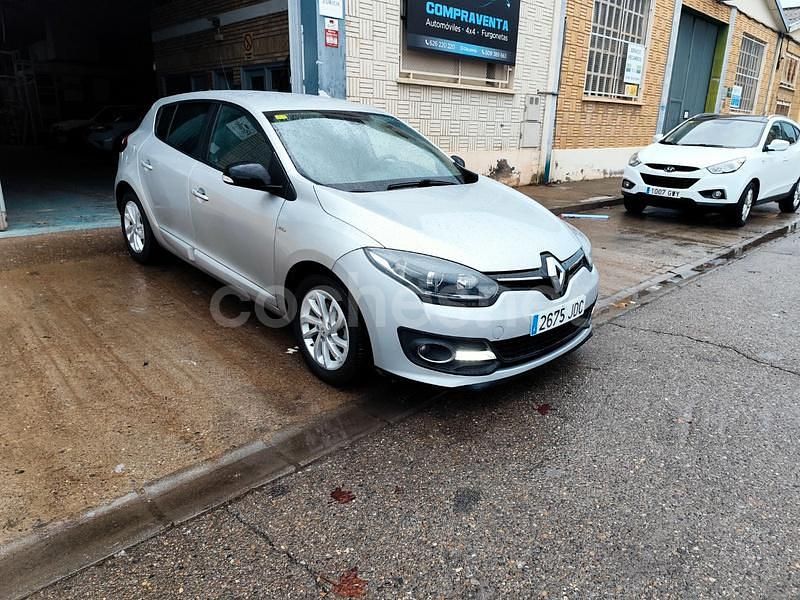 Usado Renault Mégane IV LIMITED 115 CV (84 kW) 2016 Gris / plata Berlina