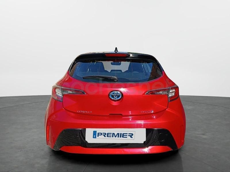 Usado Toyota Corolla Active 122 CV (89 kW) 2022 Granate Berlina