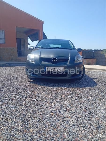 Gris / plata Usado 2009 Toyota Auris Luna Berlina | 8700 € (Precio justo) - Imagen 1/4