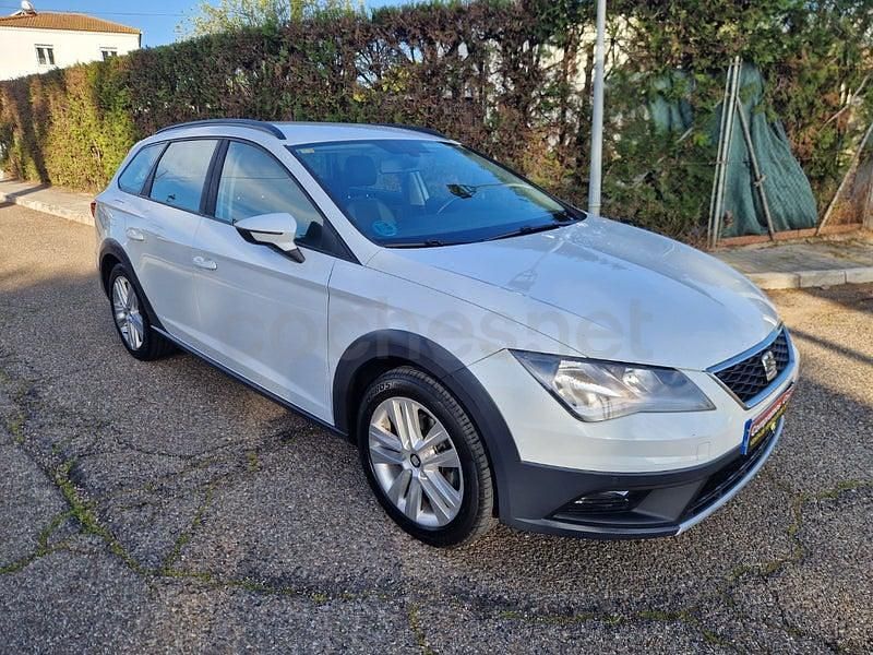 Usado Seat Leon 4Drive 150 CV (110 kW) 2018 Blanco Familiar