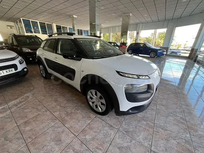 Usado Citroën C4 Feel 82 CV (60 kW) 2017 Blanco Berlina