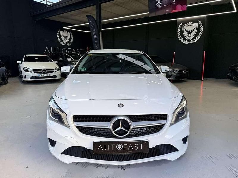 Usado Mercedes CLA220 177 CV (130 kW) 2016 Blanco Berlina