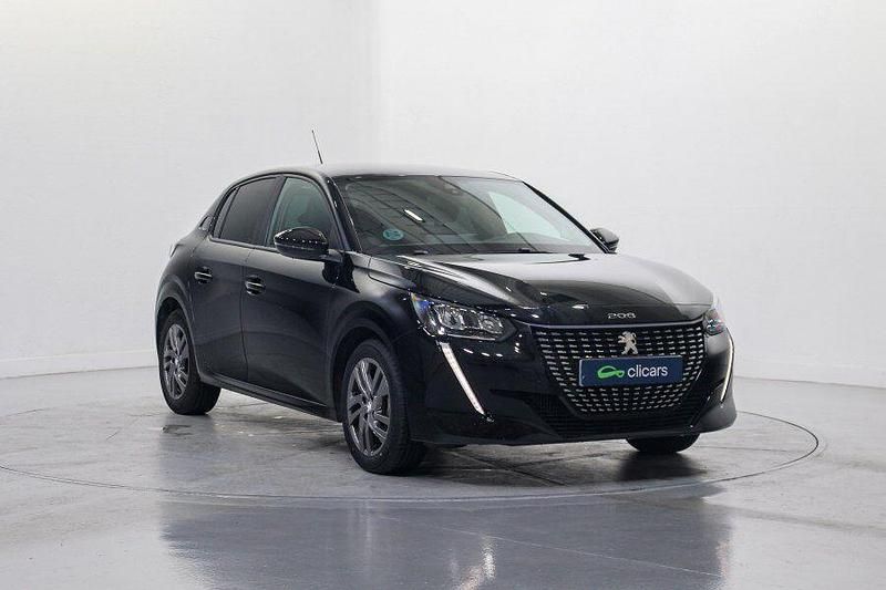 Usado Peugeot 208 Active 100 CV (73 kW) 2022 Negro Utilitario