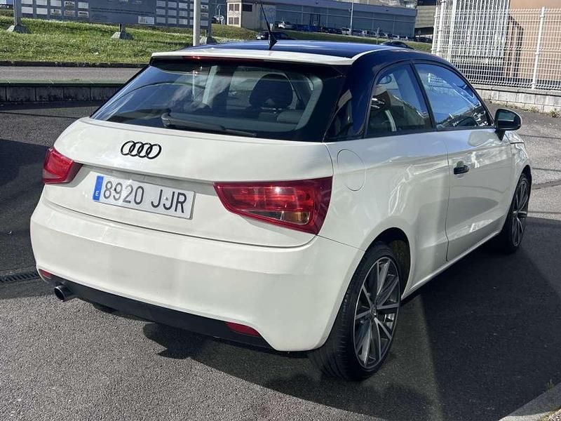 Usado Audi A1 Attraction 90 CV (66 kW) 2011 Blanco Utilitario
