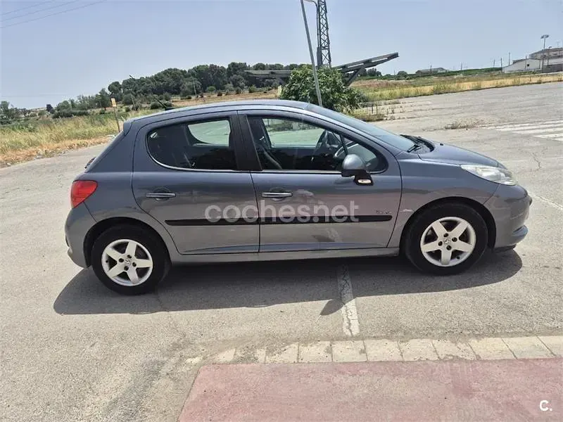 Usado Peugeot 207 95 CV (69 kW) 2008 Gris / plata Berlina