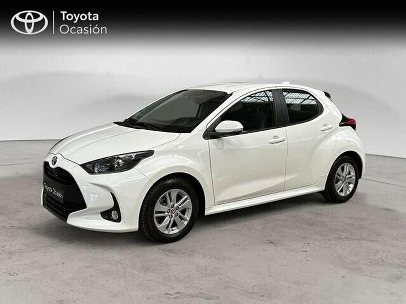 Blanco Usado 2022 Toyota Yaris Hybrid Active Berlina | 19.550 € (Precio justo) - Imagen 1/4