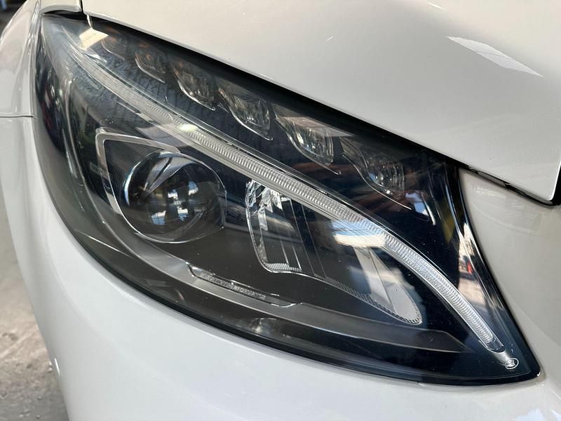 Usado Mercedes C220 170 CV (125 kW) 2016 Blanco Coupe