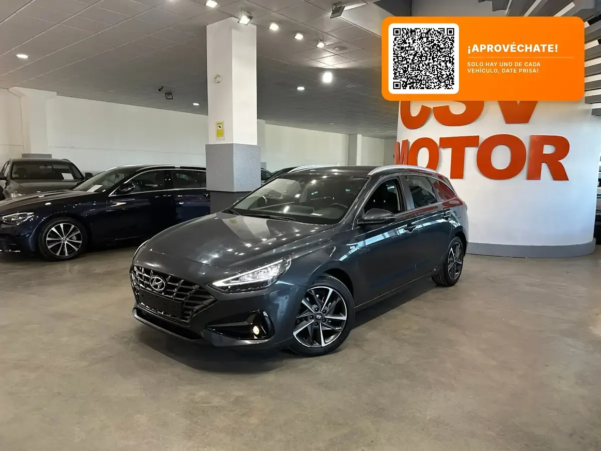 Usado Hyundai i30 Style 120 CV (88 kW) 2024 Gris Utilitario