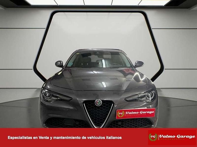Usado Alfa Romeo Giulia Super 180 CV (132 kW) 2016 Gris Berlina