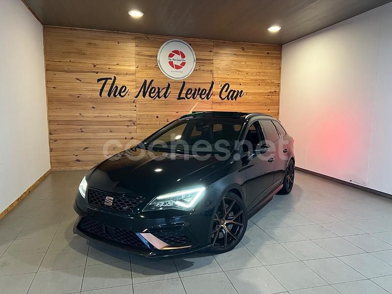 Usado Seat Leon 4Drive 300 CV (220 kW) 2020 Negro Familiar